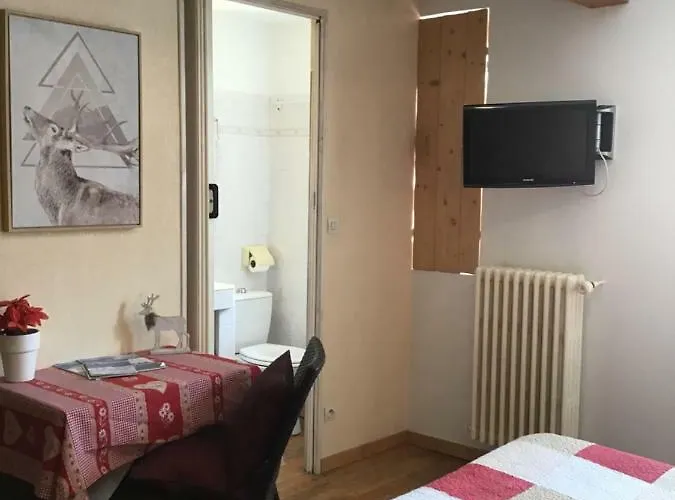 Отель Les Gentianes Ла-Фу