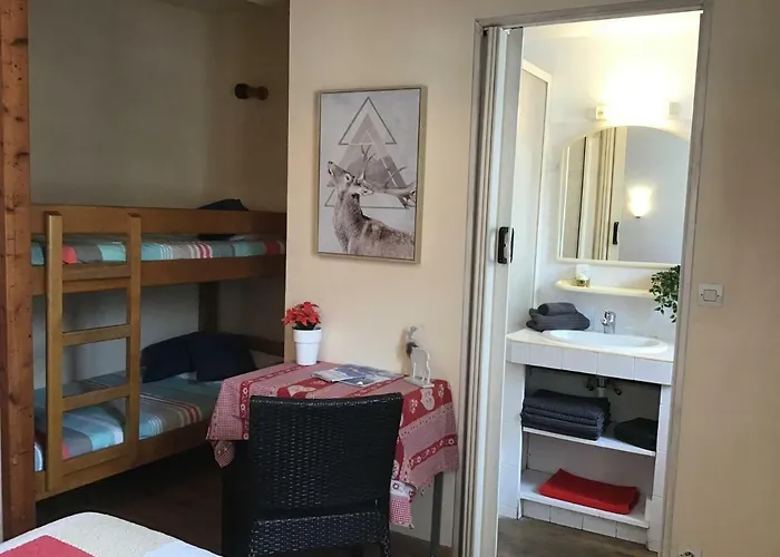 Les Gentianes Отель