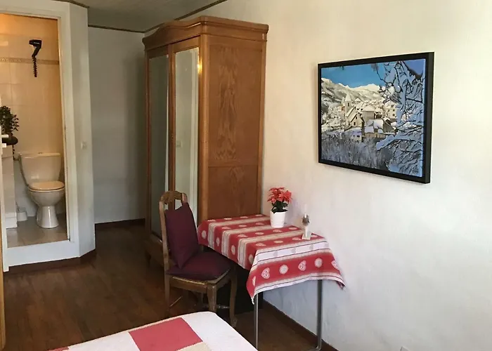 Отель Les Gentianes